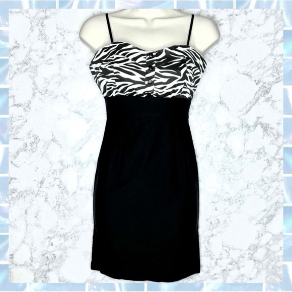 Lipstick Dresses & Skirts - Lipstick 90s Black Zebra Print Form Fitting Mini Dress Juniors Medium